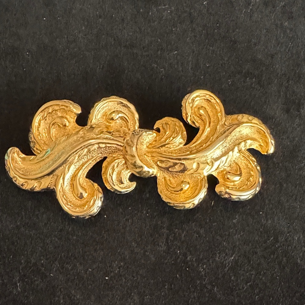 Vintage Mimidin 1985 Elegant Leaf Gold Tone Belt Buckles